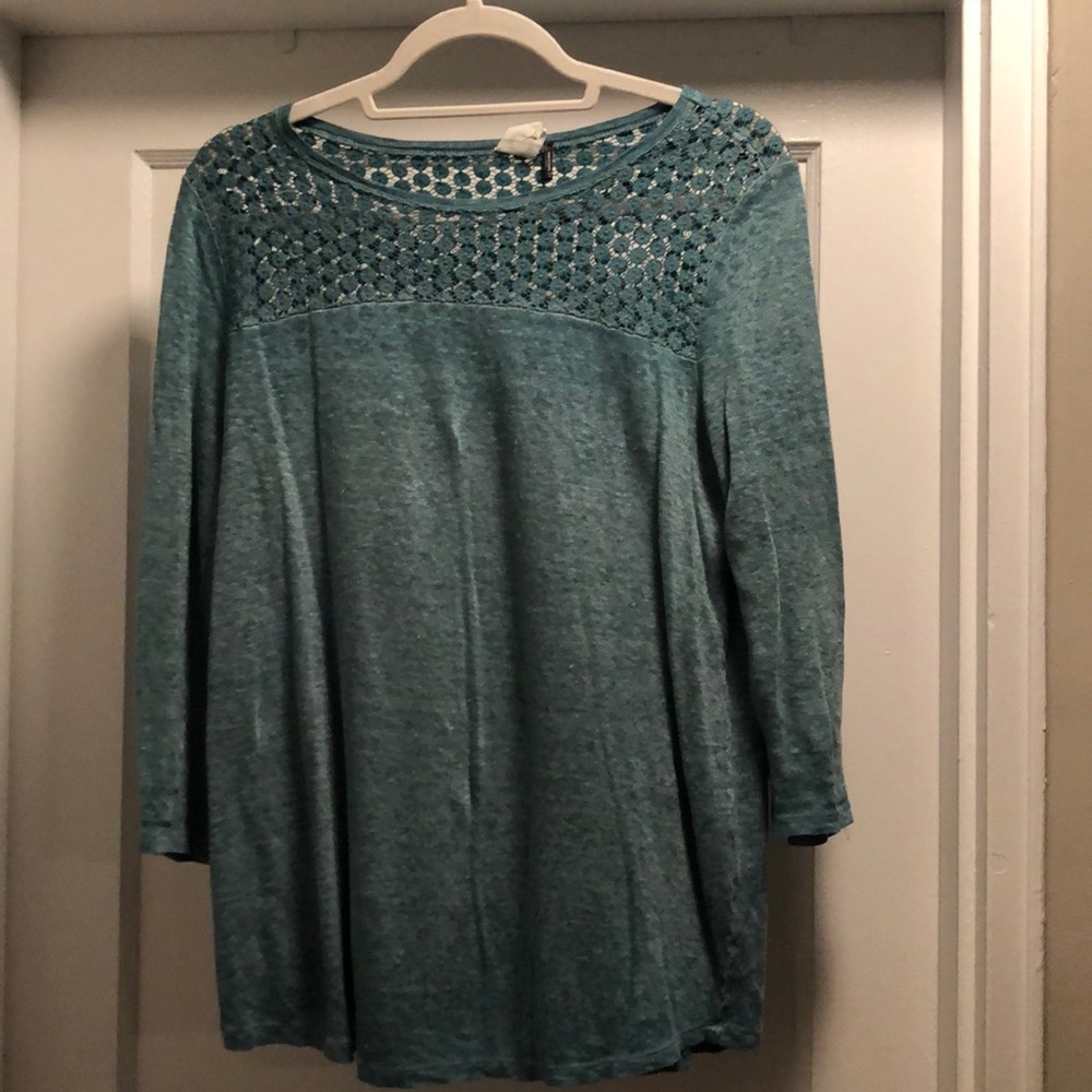 Seafoam green slub l/s t cutout detail from anthro